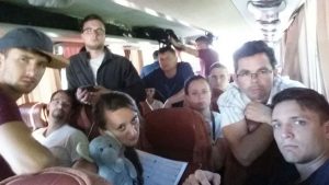 Macht mal ein genervtes Gesicht.