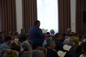 Bibellese aus den Reihen.