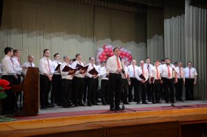 Eduard Reimer predigt im Sanatorium.